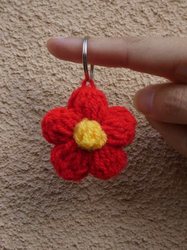 Porte clé fleur puffy rouge 