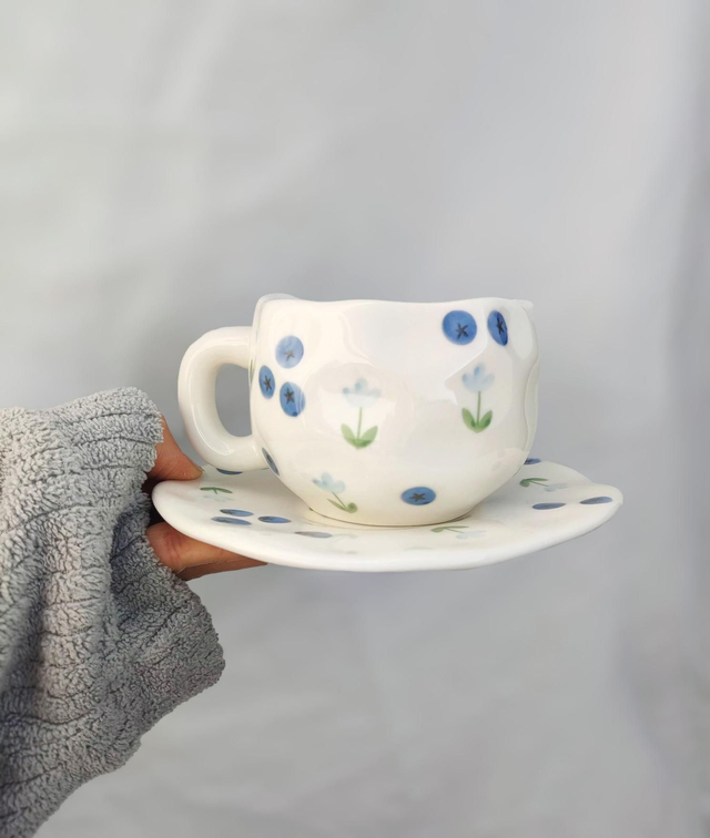 Tasse et soucoupe en céramique myrtilles 