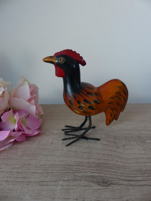 Figurine petit coq poule en bois et métal, poulet ferme animal sculpté en bois, décoration cuisine de campagne, collection oiseau en bois