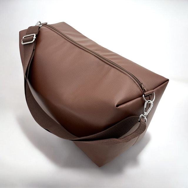 Minimalistische Schultertasche - Kunstleder braun