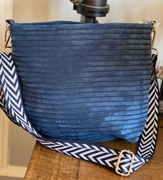 Sac à main femme avec zip en velours bleu canard doublé