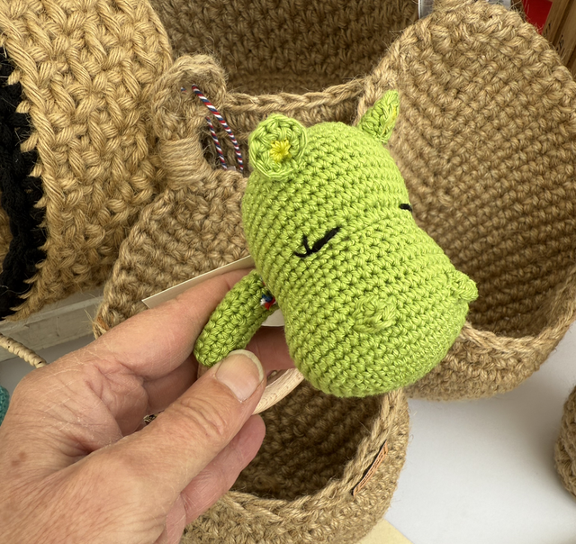 Hochet hippopotame au crochet