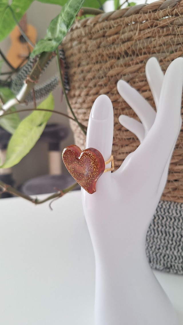 Bague cœur asymétrique bordeau/paillettes dorées 