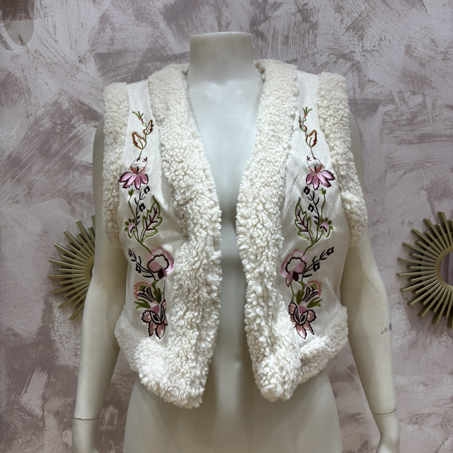 Chaleco bordado