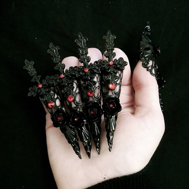 Gothic rose nail claws