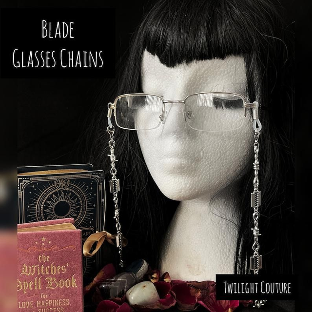 Blade glasses chain