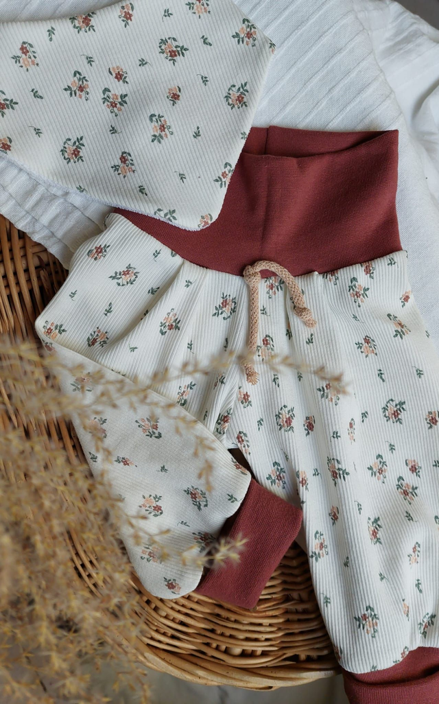 Sarouel &quot;bouquet de fleurs&quot; &amp; bavoir