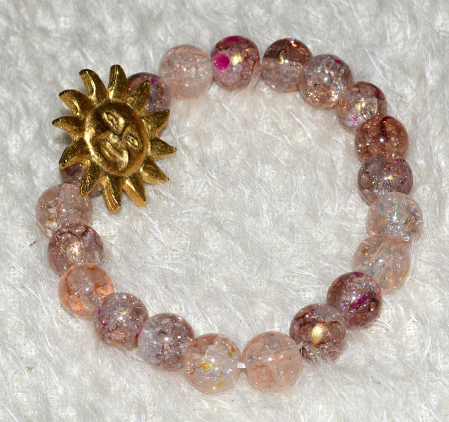 B63 - Bracelet perles verre tons rose et soleil métal doré