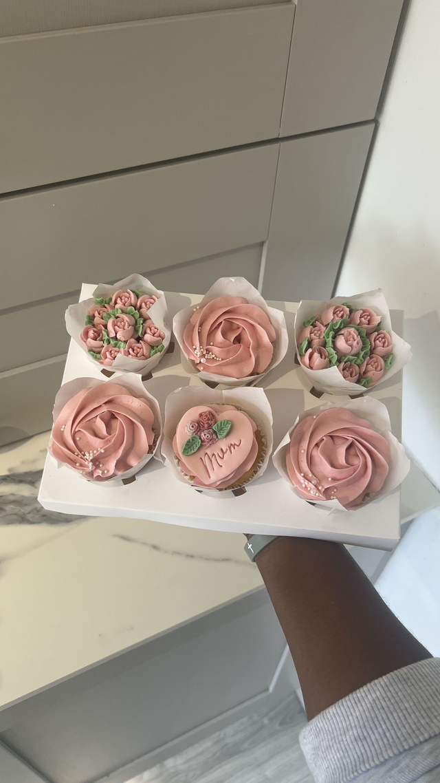 Mother's Day: 6 Cupcakes