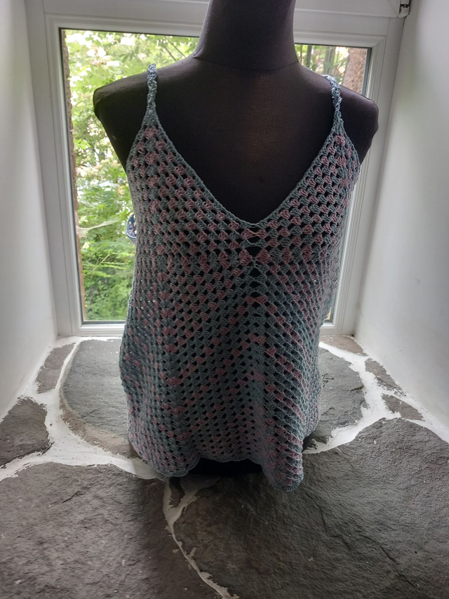 Débardeur rose et bleu pastel