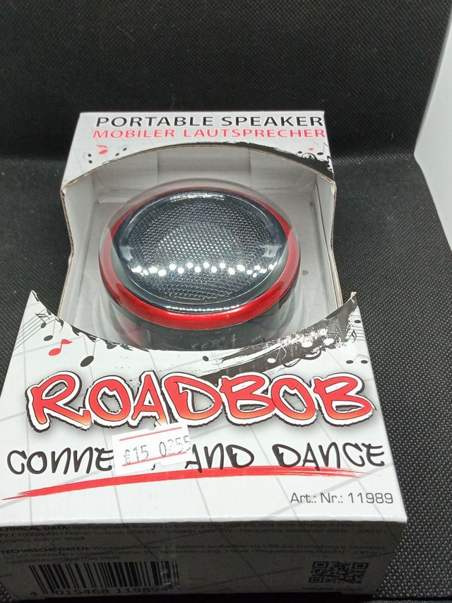 *0255- Roadbob poartable speaker