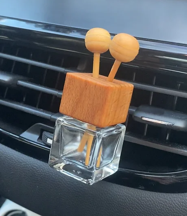 Diffuseur voiture à clip + recharge