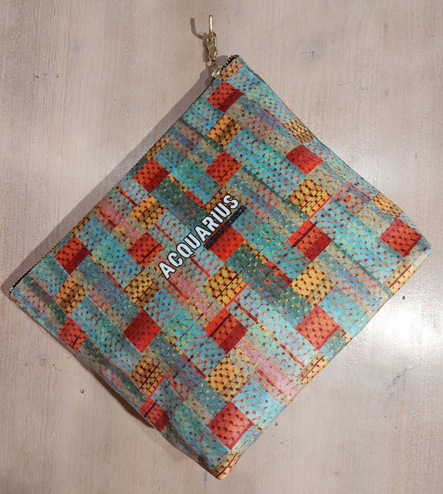 Madras Vert. Pochette et trousse en velours.