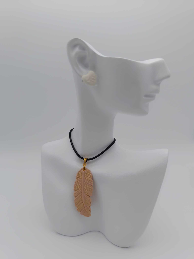 Collier en porcelaine froide Plume