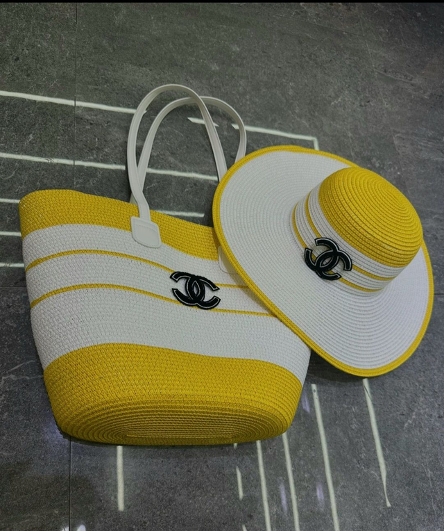 Sac avec chapeaux CH