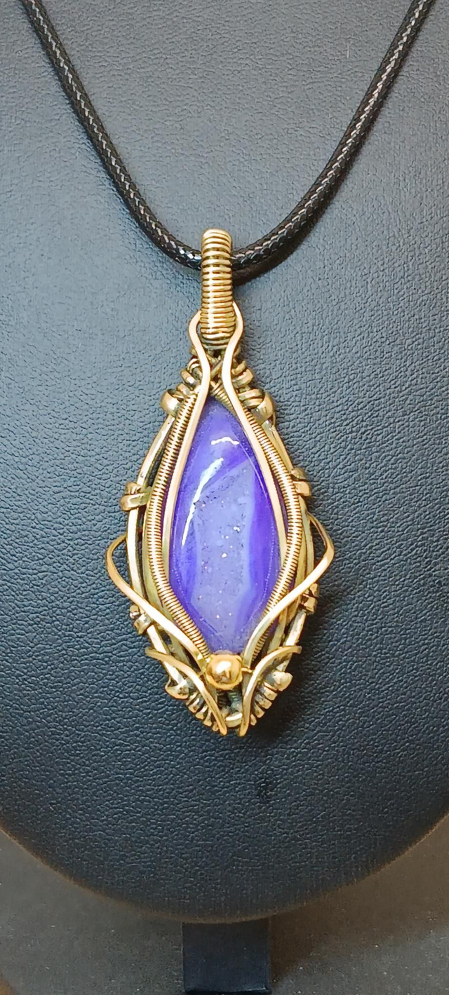 Pendentif laiton et onyx druzy modifiée. 