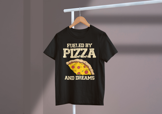 Fueled By Pizza And Dreams Pizza Motivation Dream Life Humor. Angetrieben von Pizza und Träumen, Pizza-Motivation, Traumleben-Humor