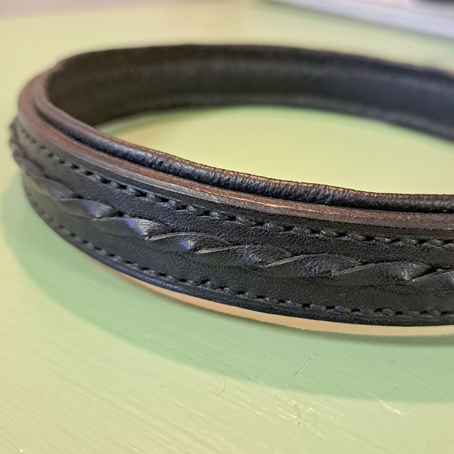 Kaulapanta, musta punos