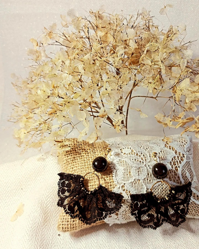 Boucles d'oreilles "Dounia" pendantes Dentelle Upcyclée acier inoxydable doré