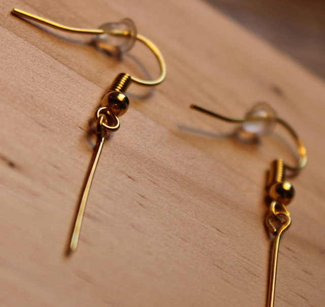 μεγαλώνει (megalónei-pousse)