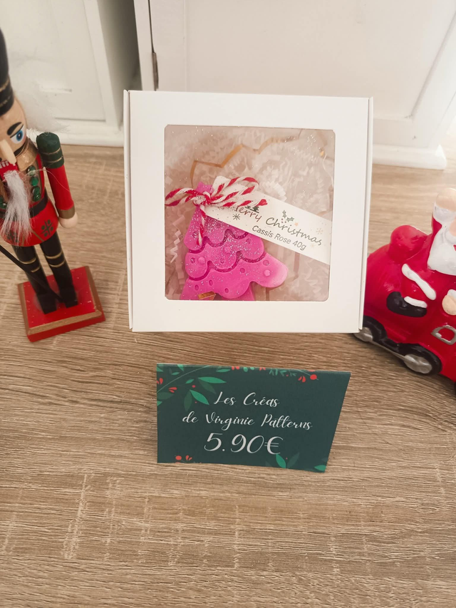 Fondant parfumé de Noël &quot; Cassis Rose&quot; Sapin 