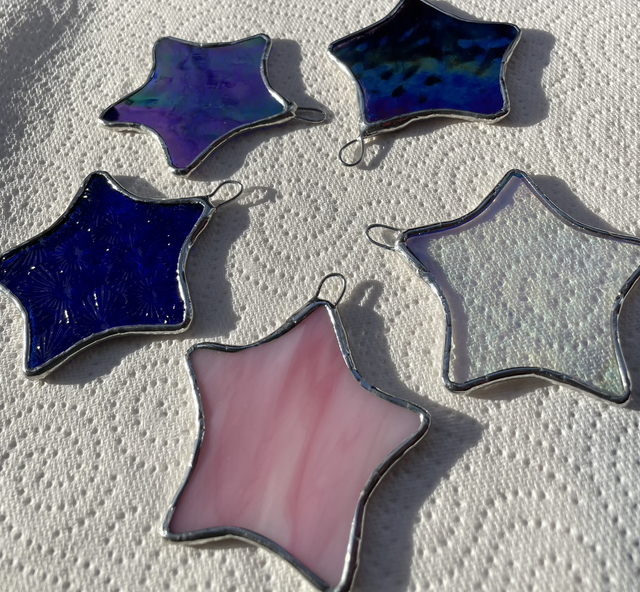 Mini hanging stained glass star (7-8cm)