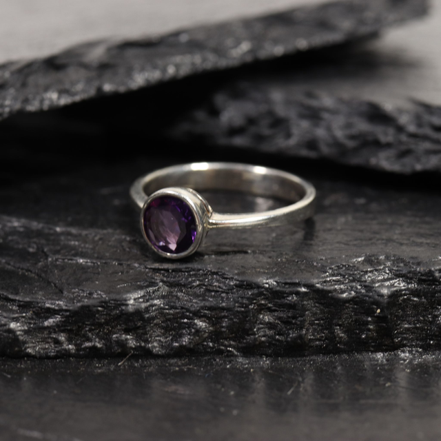 Sterling Silver 925 Minimalist Modern Design Band Round Cut Vivid Purple Amethyst Gemstone Birthstone Ring Size N - 6 1/2
