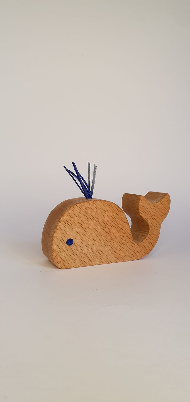 Baleine décorative en bois de hêtre et cuir bleu foncé