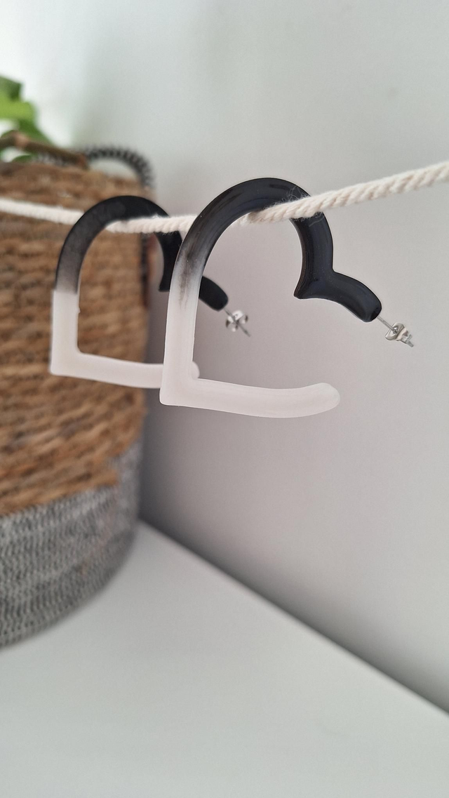 Créoles cœur noires et blanches