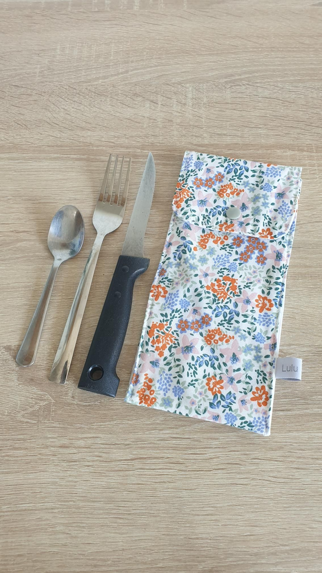 Etui à couverts ou brosse à dents imperméable fleuri orange