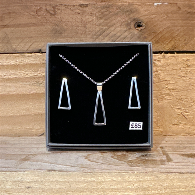 Silver necklace and Earrings Set 