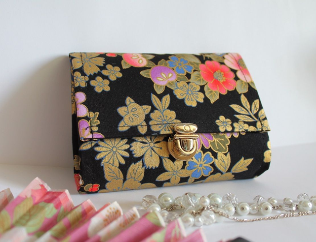 Portefeuille court Ă fermoir "Kanako" noir