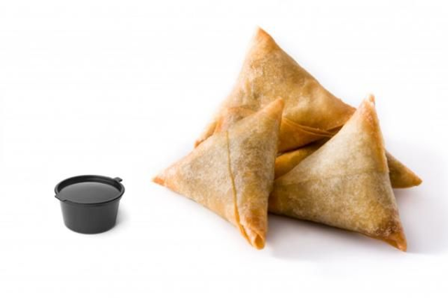 Chicken Samosa (4 Pieces)
