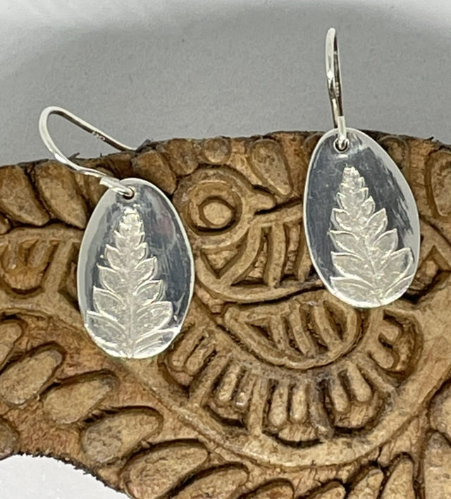 Fern oval earrings 