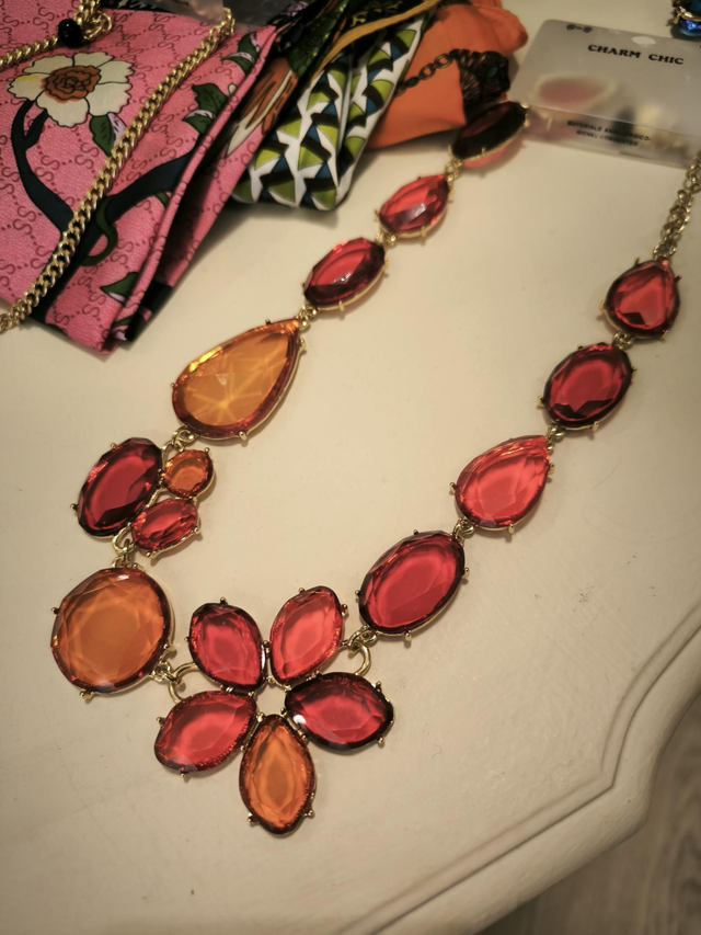 Collana fiori rossi grande