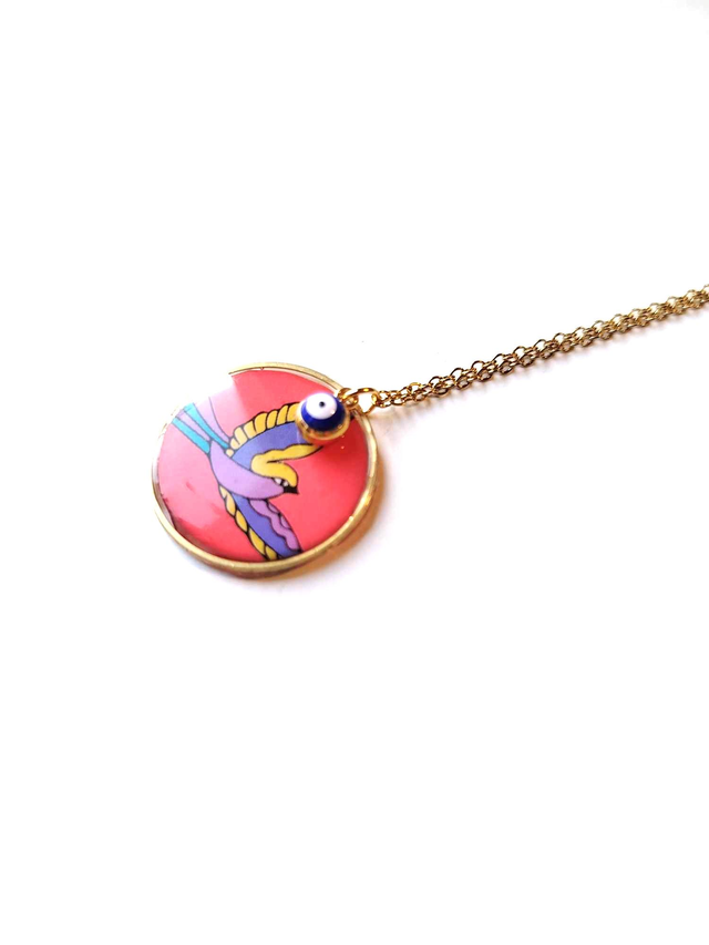 Chaîne avec Pendentif Upcyclé en Carte de Tarot Recyclée - Oiseau sacré