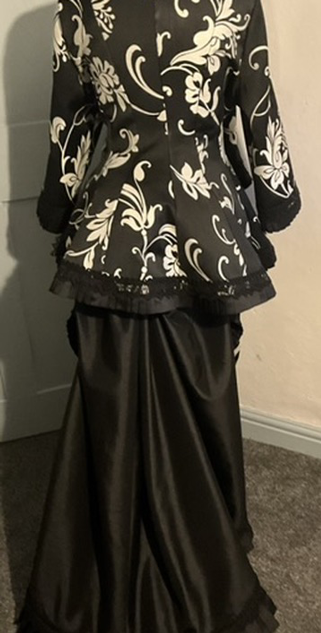 Trained skirt & jacket 006