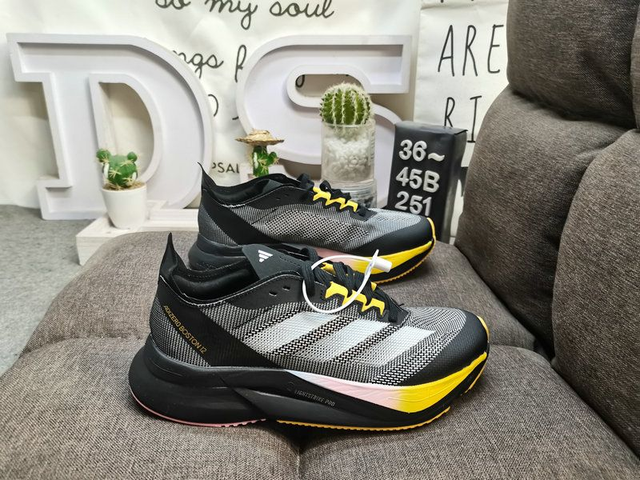 251D Adidas ADIZERO BOSTON 12