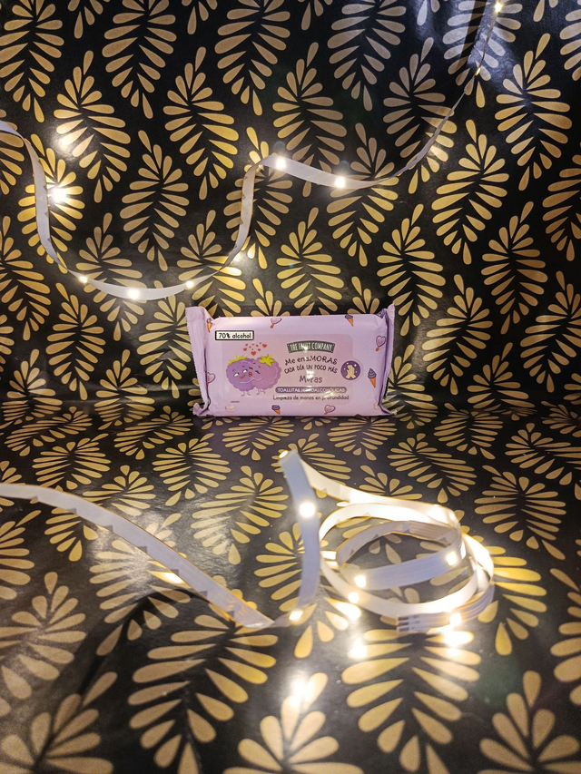 Lingette main fruit company ( mure )