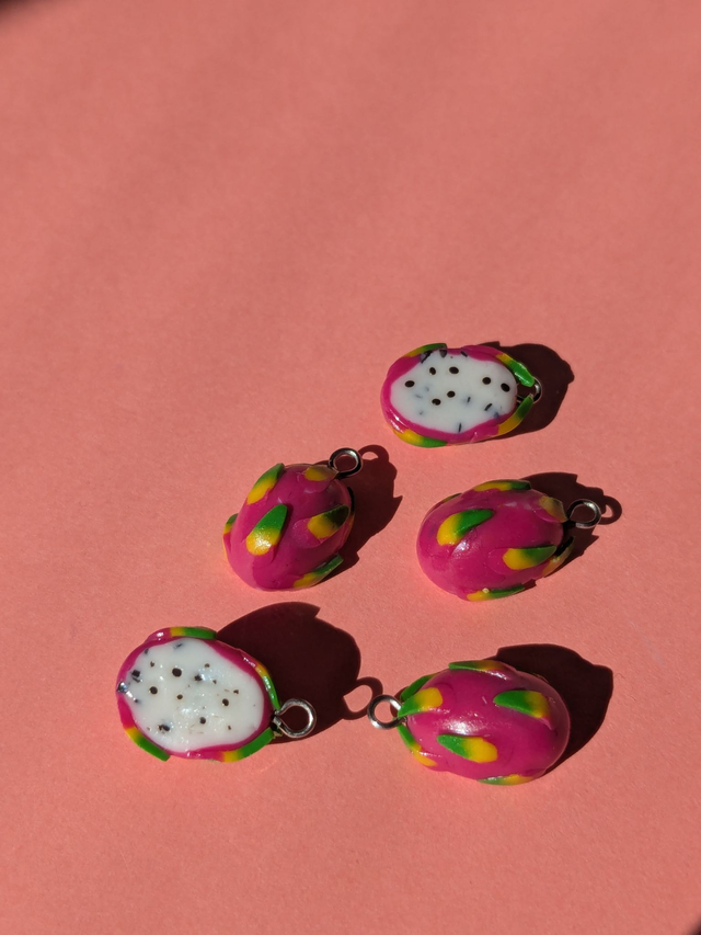 Charm fruit du dragon