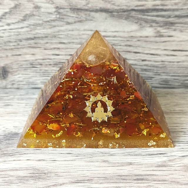 pyramide cornaline