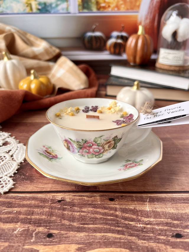 🍁 Bougie Thé noir vanille - tasse à thé "bouquet d'automne" avec sous-tasse