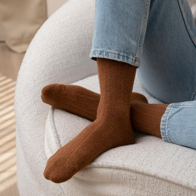 Strumpor 50 % alpacka - mjuka och värmande - ljusbruna
