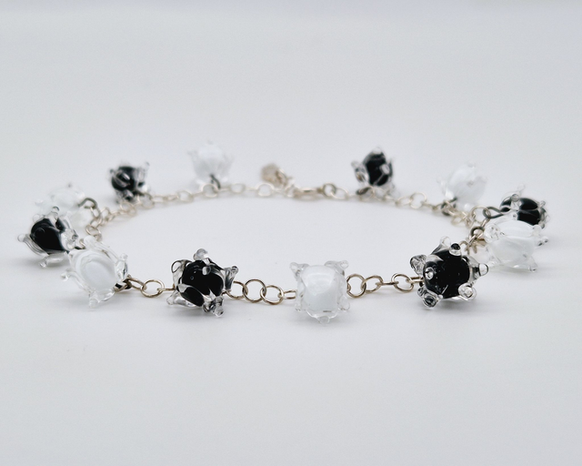 Bracelet Clochettes blanches et noires
