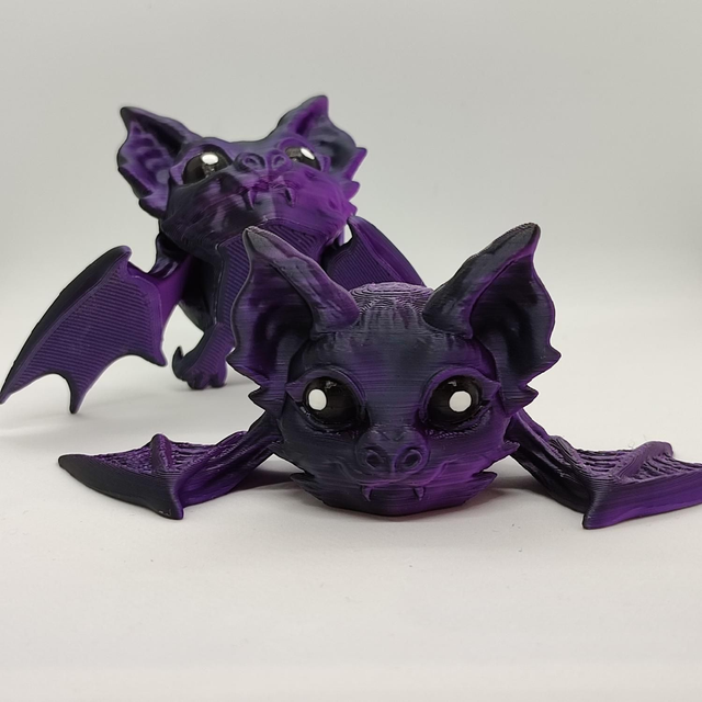 Bat Fidget, Articulated Bat 3D Printed, Halloween Bat Decoration, Poseable Bat, Spooky, Creepy Bat, Gothic Bat Figure, Flexible Bat