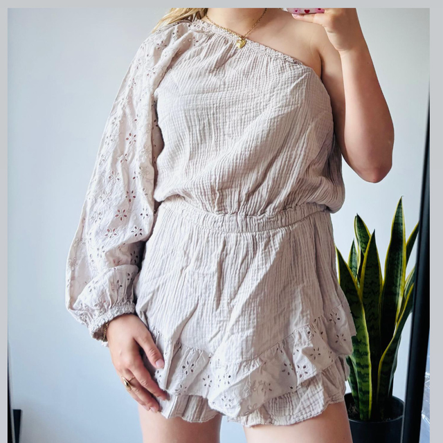 Jumpsuit one schoulder beige 