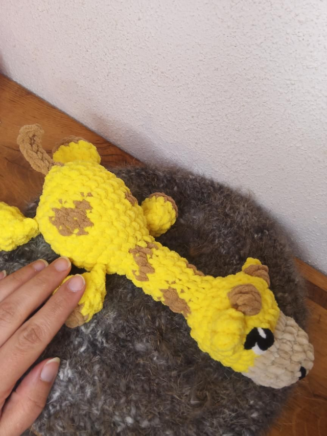 Girafe doudou au crochet – 25 cm