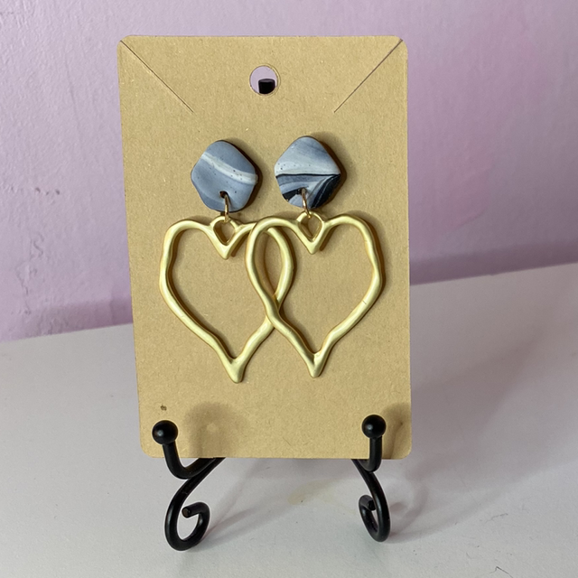 Black Marble Earrings With Gold Heart Accessories 