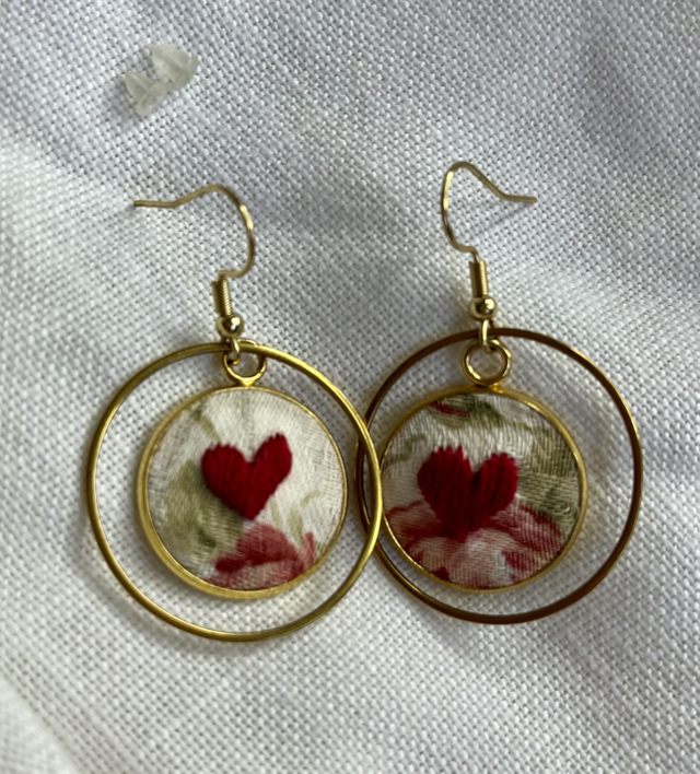 Boucles d’oreilles Marcelle rouge (fleuri)