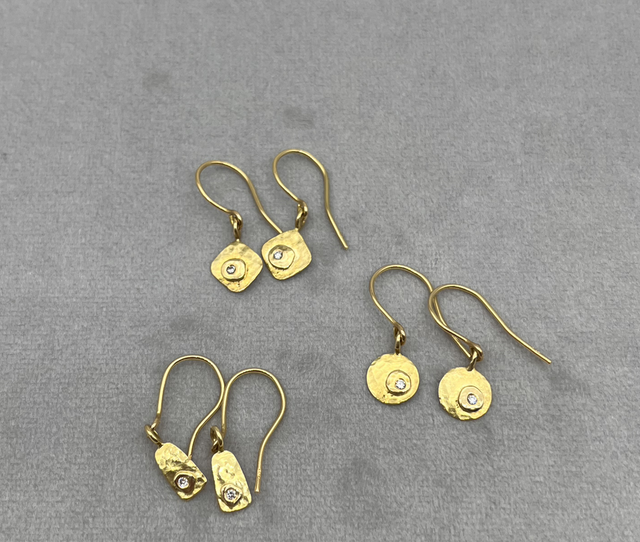 18kt gold earrings with 1,5mm VS diamond
